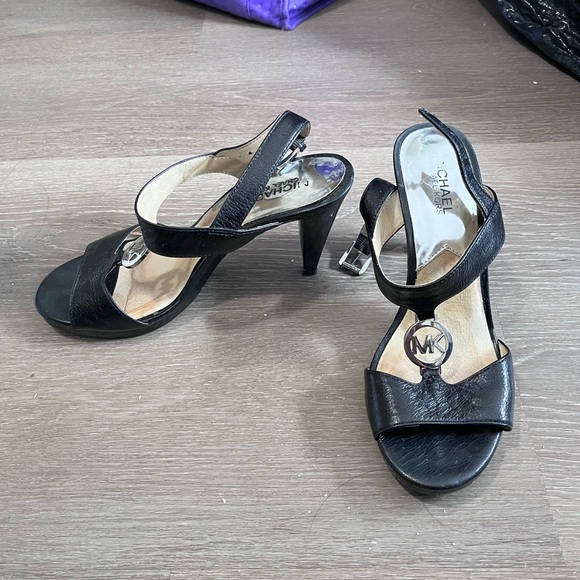 Black Michael Kors Heels (size 7.5) - Picture 3 of 8